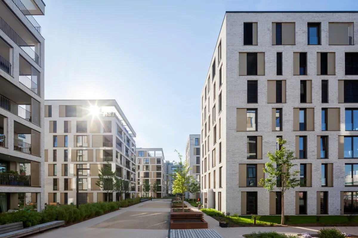 Franke Unternehmensgruppe – Immobilien – Wohnhäuser Hafengold in Offenbach mit Begrünung 